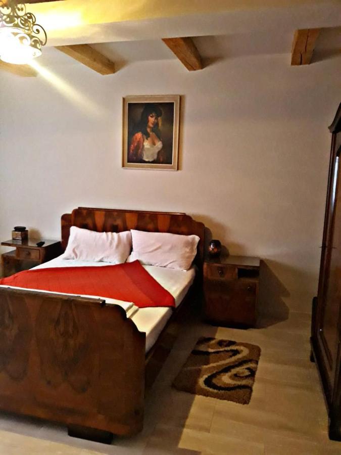 La Curtea Veche Apartman Oláhlápos Kültér fotó